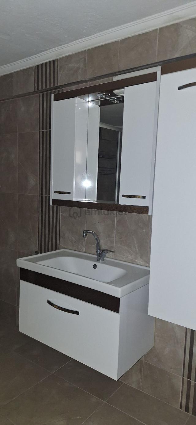 Cemal Emlak Bursa Yıldırım Namazgah Bakımlı 2+1 Arka Kat Daire 4