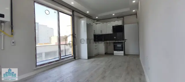 Cadde Üzerinde Kiralık 1+1 Daire Teraslı Kapalı Otoparklı 2