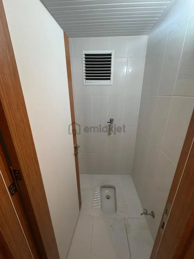 A K Mutludan Ünsalda Havuzlu Aile Sitesinde 3+1 Daire 4