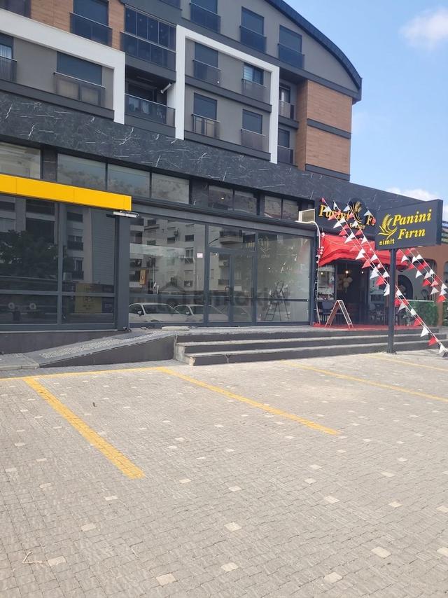 Konyaaltı Hurma Mahallesi'nde Tabela Değeri Yüksek 300m² Kiralık Dükkan 1
