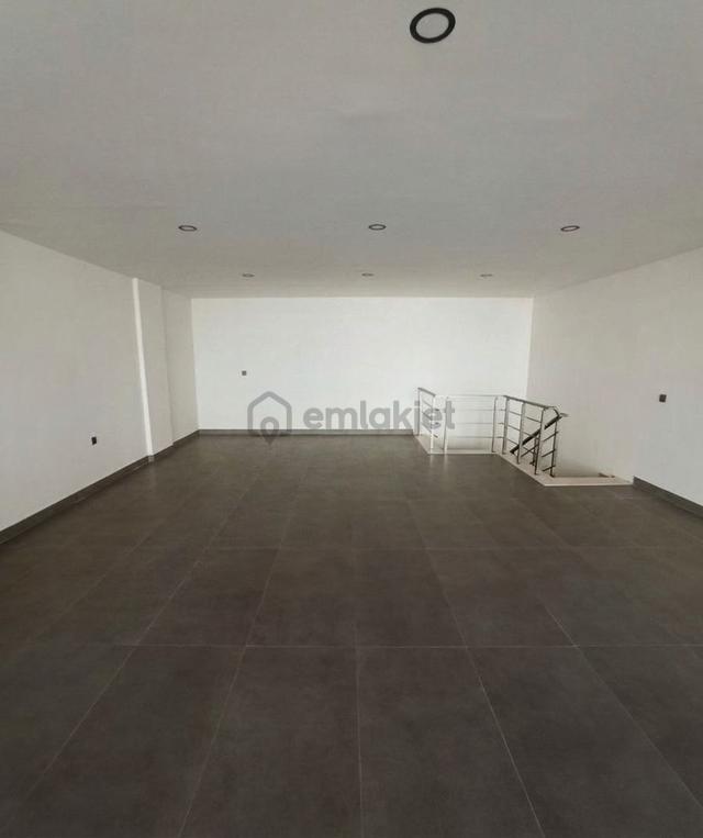 Konyaaltı Hurma Mahallesi'nde Tabela Değeri Yüksek 300m² Kiralık Dükkan 3