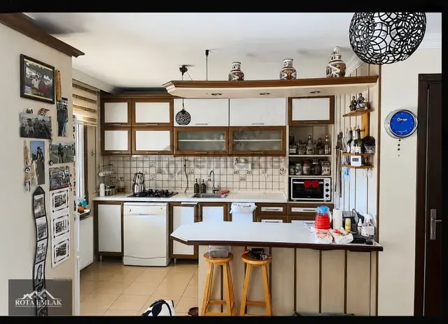 Rota Emlak'tan Menderes Mithatpaşa'da 4+1 Satılık Villa 3