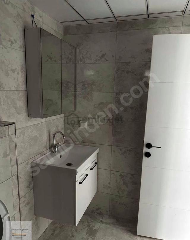 Çamlıca'da Yeni Binada Asansörlü Ankastreli 1+1 Kiralık 4