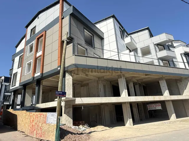 Körfez Hacıosman Mah Kiralık 400m2 İşyeri Dükkan Magaza 3
