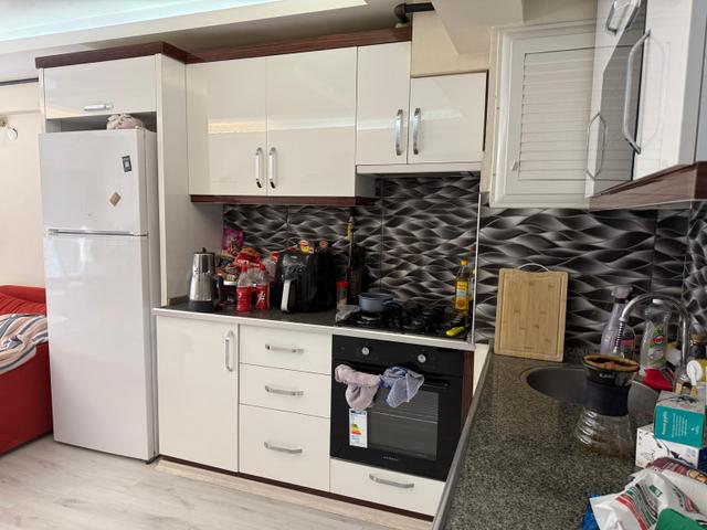 Mithatpaşa Caddesi’ne Yakın Yeni Bina 1 + 1 Eşyalı Kiralık Daire 3