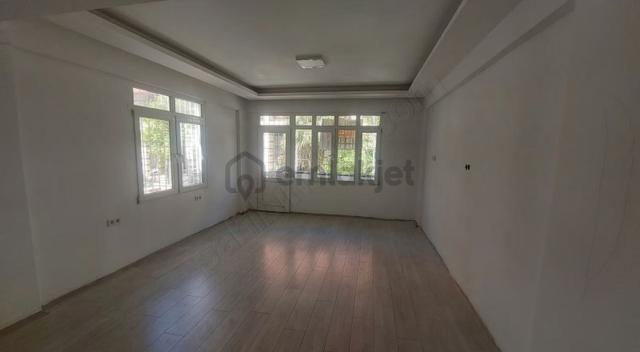 Kuşadası Cumhuriyet Mahallesinde Kiralık 2+1 100 M2 Ofis 4