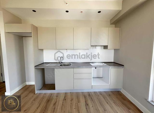 F-l Emlaktan Kartal Deluxıa Park Residence Manzaralı 1+1 30.kat 2