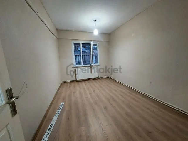 Gaziosmanpaşa Küçükköy Yeni Mah Kiralık Kot 2 Balkonlu 1+1 75 M2 3