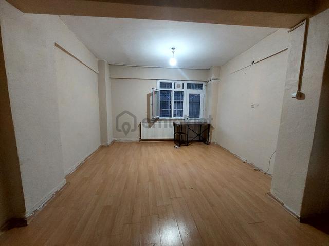 Gaziosmanpaşa Küçükköy Yeni Mah Kiralık Kot 2 Balkonlu 1+1 75 M2 5