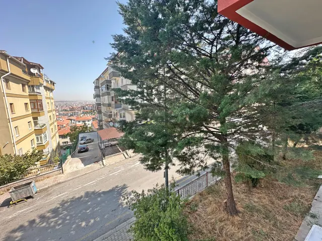 Aşık Veysel Mahallesinde Cadde Yakınında 3+1 Kiralık Daire 2