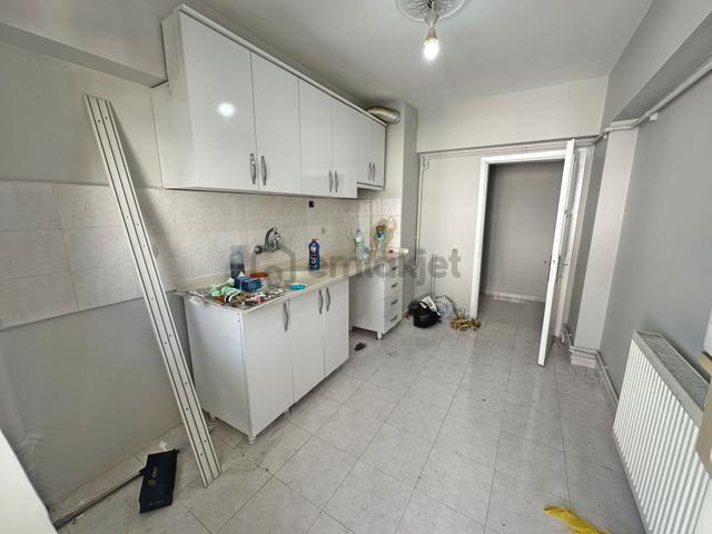 Aşık Veysel Mahallesinde Cadde Yakınında 3+1 Kiralık Daire 4