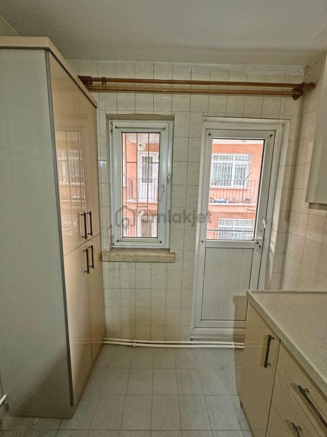 Şafaktepe Park Yakını Bağımsız Salon Ön Cephe 3+1 Satılık Daire 4