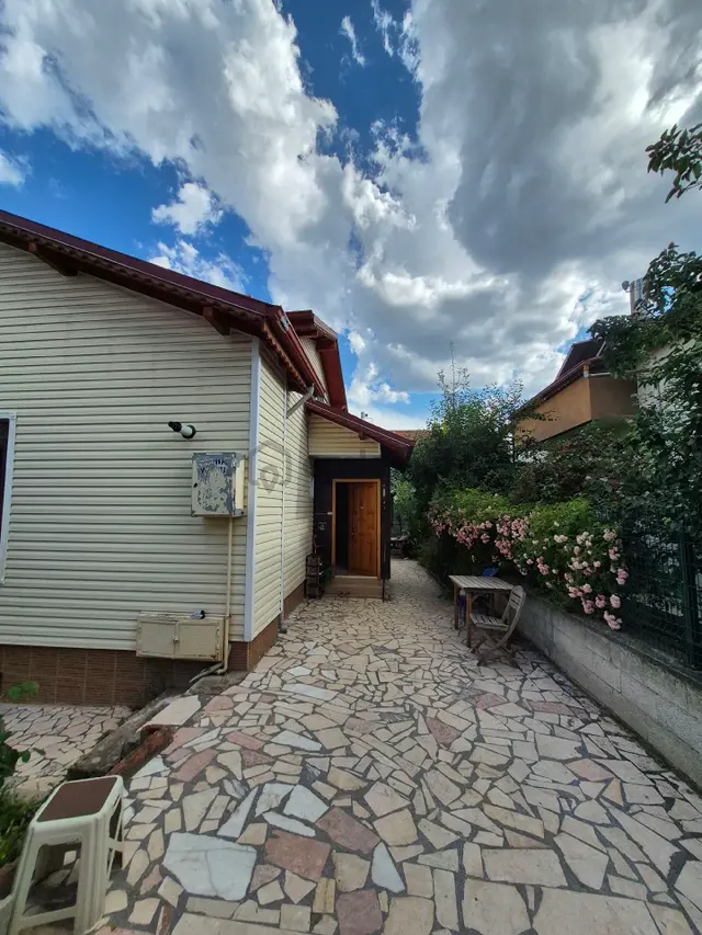 Isparta M.töngede Muhteşem 3 Katlı 4+1 Villa Merkezde Doğal Yaşam 3