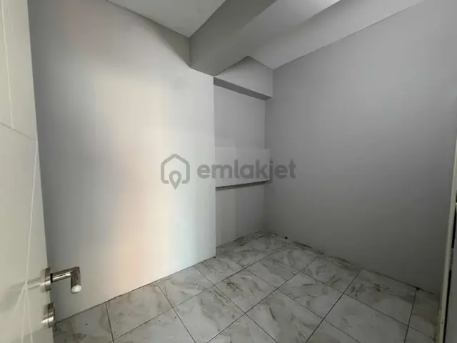 Karataş Bulvarı Üzeri 3+1 Kapalı Mutfak E.b/g.o Kiralık Daire 3
