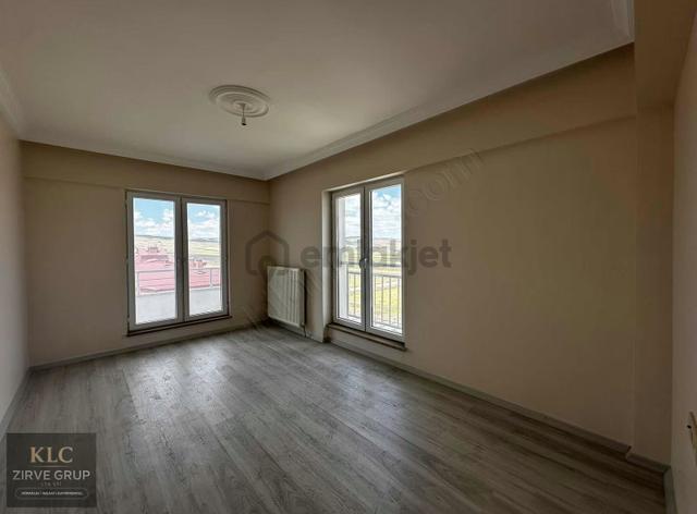 Turyap Sivas ' Site İçerisinde Cadde Üzeri Yeni 3+1 Daire 2