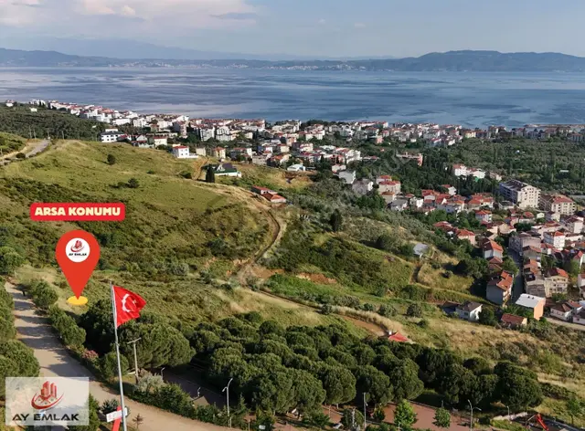 Armutlu'da Deniz Manzaralı, Villa İmarlı 410 M² Arsa