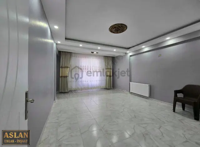 Salih Aslandan Seyrantepede 5 Oda Düz Giriş Balkonlu Daire 2