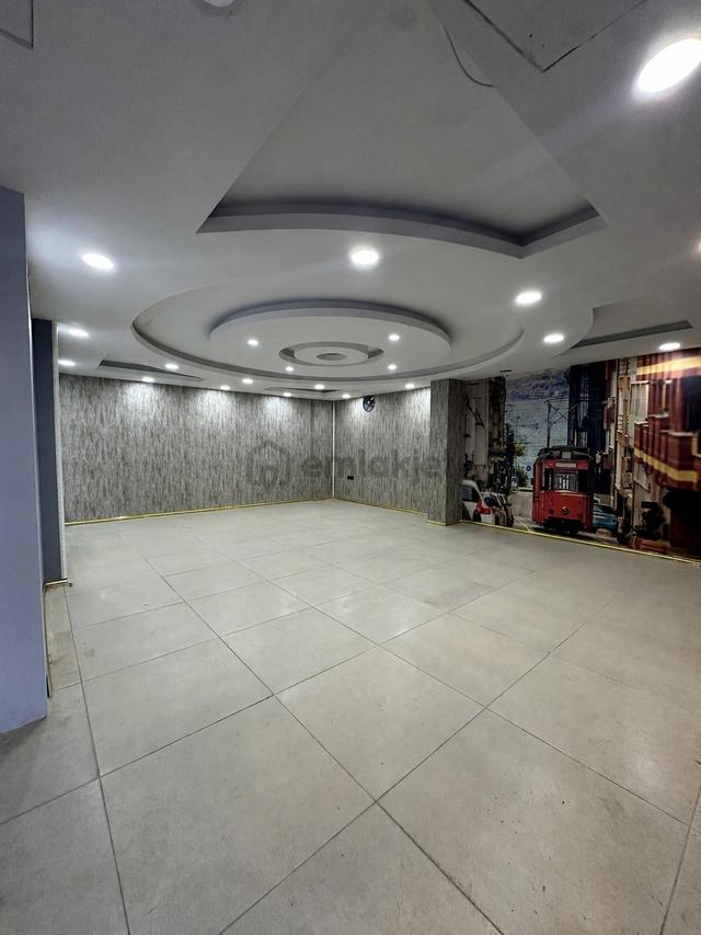 Üçkuyular Fabrika Mahallesinde Yola Sıfır 150 M2 Kiralık Dükkan 5