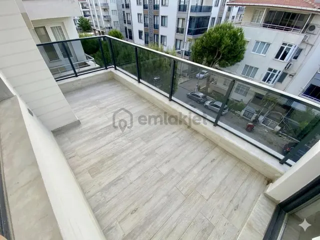 ꧁ay Emlaktan꧂akçay'da Muhteşem Konumlu Arakat Ön Cephe Ayrı Mutfak Denize 100 Mt Satılık 3+1 Daire 2