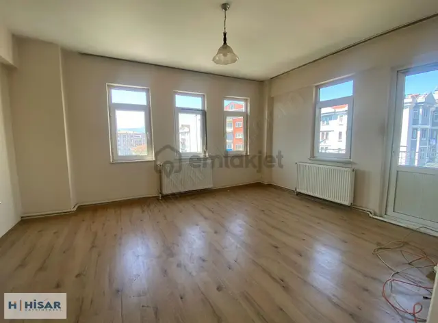 Hisar'dan 100 Yıl Bulvarın'da Köşe Konumda Masrafsız 3+1 Daire 2
