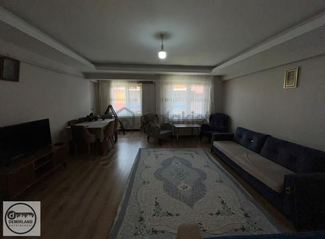 Demirland'dan Satılık Mecidiye'de Çarşıya Yakın 2+1 Yapılı Daire 2
