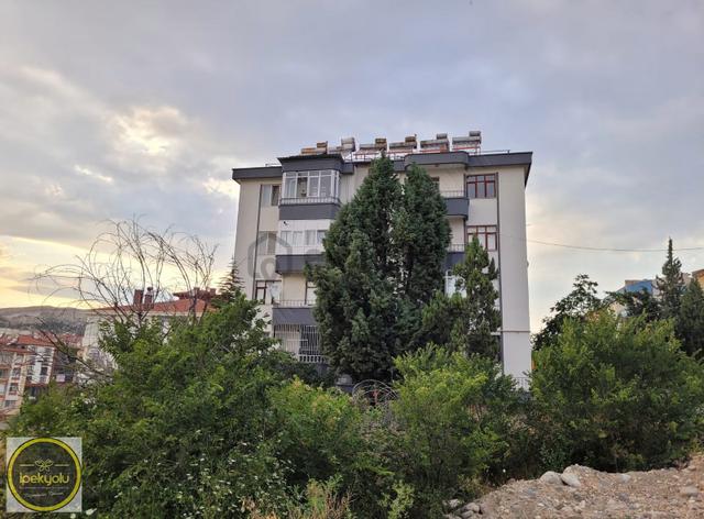 İpekyolu Gayrimenkulden Hacıkara 2+1 Satılık Daire 3