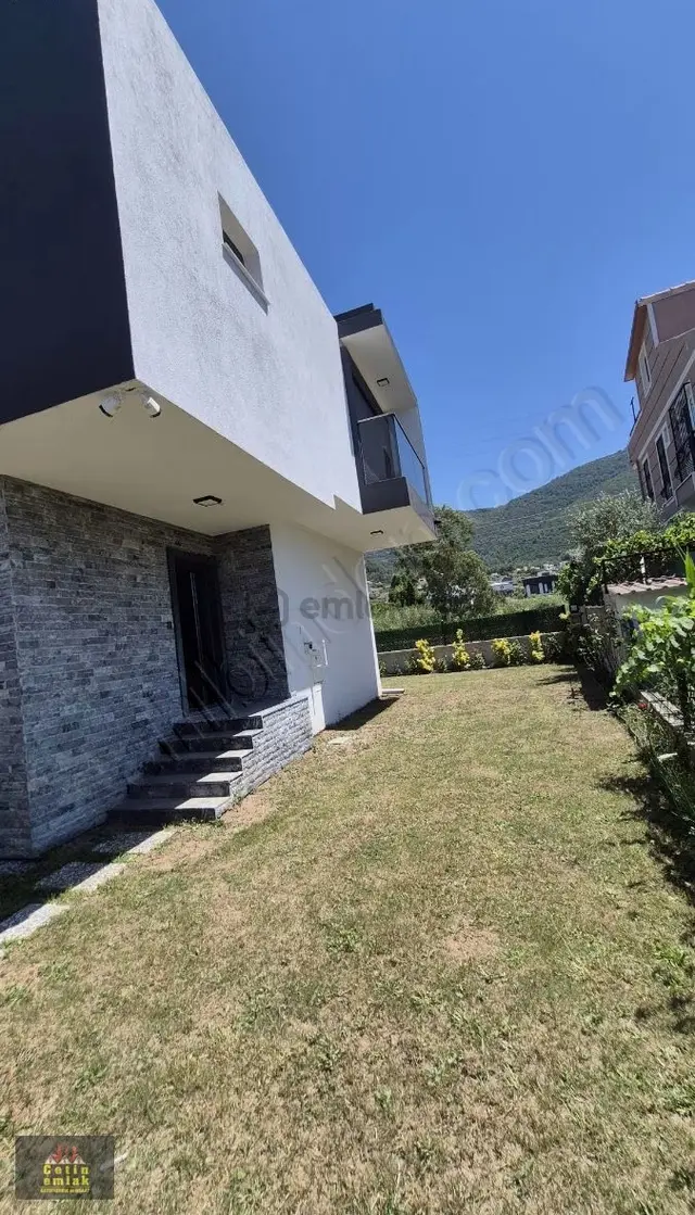 Kuşadası Güzelcamlıda 4+1 Villa Tek Müstakil 420m2 Arsa 3