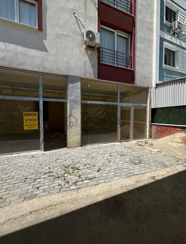 Kapalı Pazaryerine Sıfır Konumda Kiralık Dükkan 3