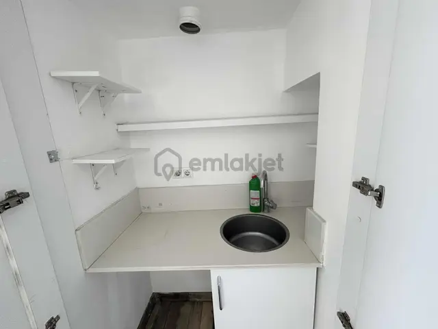 Kuşadası Merkez Kamu Ve Kurumlara Yürüme Mesafede Kiralık Ofis 3