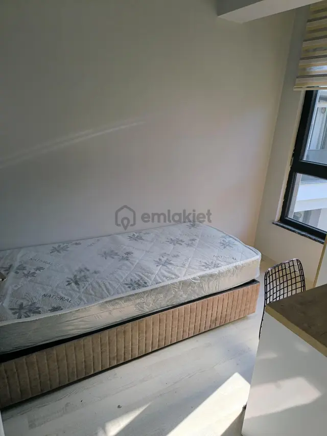 Nilüfer Dumlupınar'da Havuz Manzaralı Eşyalı 2+1 Kiralık Daire 3