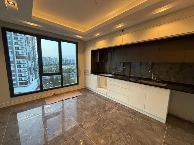 Bağlar'da Karakuş Parma Sitesi'nde, Havuzlu, 2+1 Satılık Daire 5