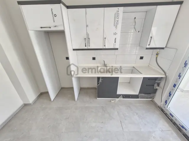 Huzur'dan Merkezi Konumda 2+1 Dogalgazlı Kiralık Daire 4