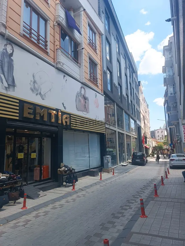 Çarşıda Bankalar Ve Kuyumcular Caddesine Yakın 2+0 Kiralık Daire 1