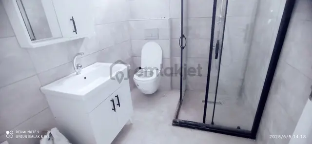 Uygun Denizevleri Tramvay Durağı Yanı Geniş Cam Balkonlu Sıfır 2+1 İlk Kez Siz Oturun 1