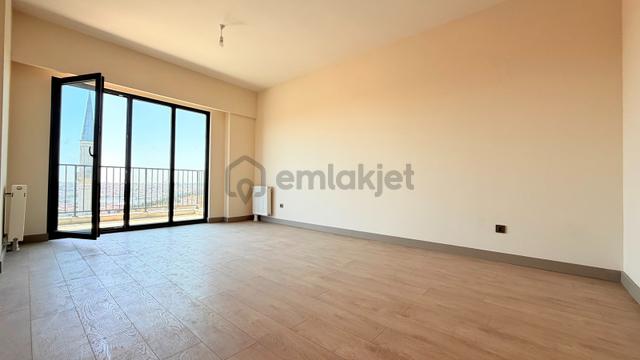 İlka'dan Emlak Konutları'nda 2+1 Kiralık Daire Metrobüse 5 Dk 3