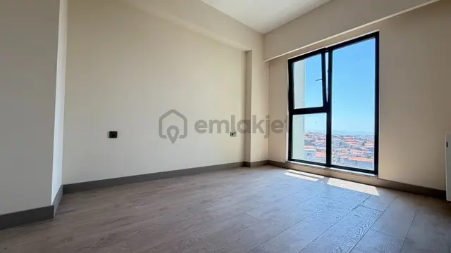 İlka'dan Emlak Konutları'nda 2+1 Kiralık Daire Metrobüse 5 Dk 4