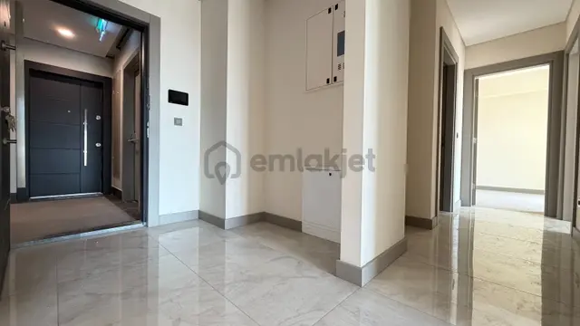 İlka'dan Emlak Konutları'nda 2+1 Kiralık Daire Metrobüse 5 Dk 2
