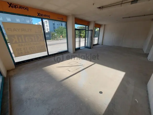 Ordu Cumhuriyet Cadde Cepheli Kiralık Dükkan 3