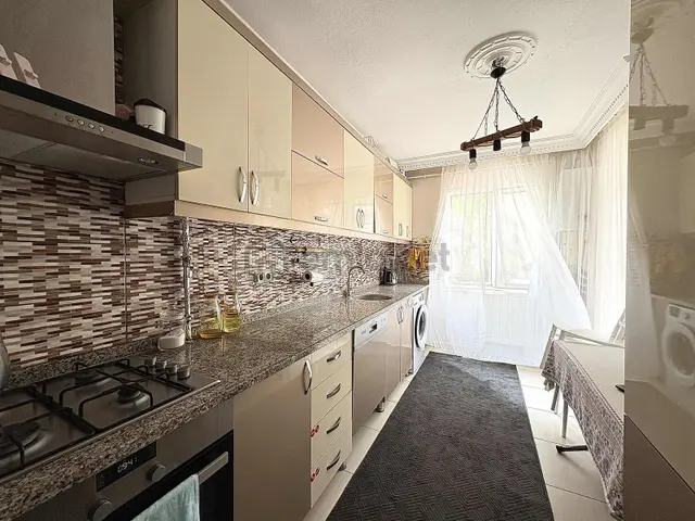Tramvay Dibinde Geniş Krediye Uygun Doğalgazlı 2+1 Satılık Daire 3