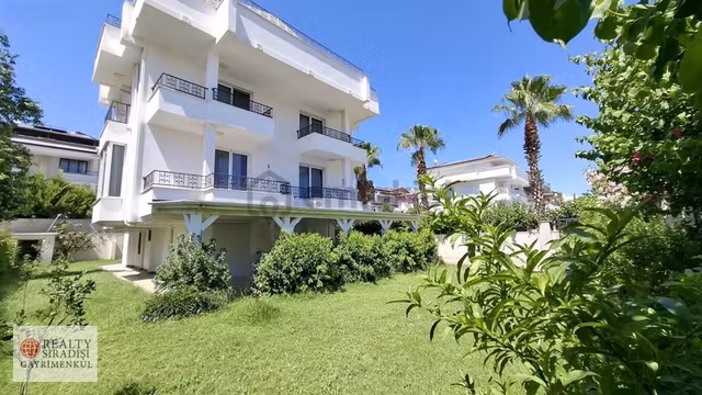 Geniş Aileler İçin İdealdir. Önü Kapanmaz. 1
