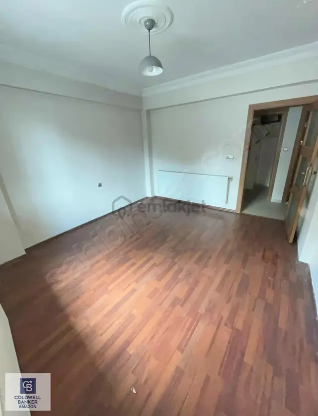Şehrin Merkezinde, Cadde Üzerinde Satılık Geniş 2+1 Daire 1