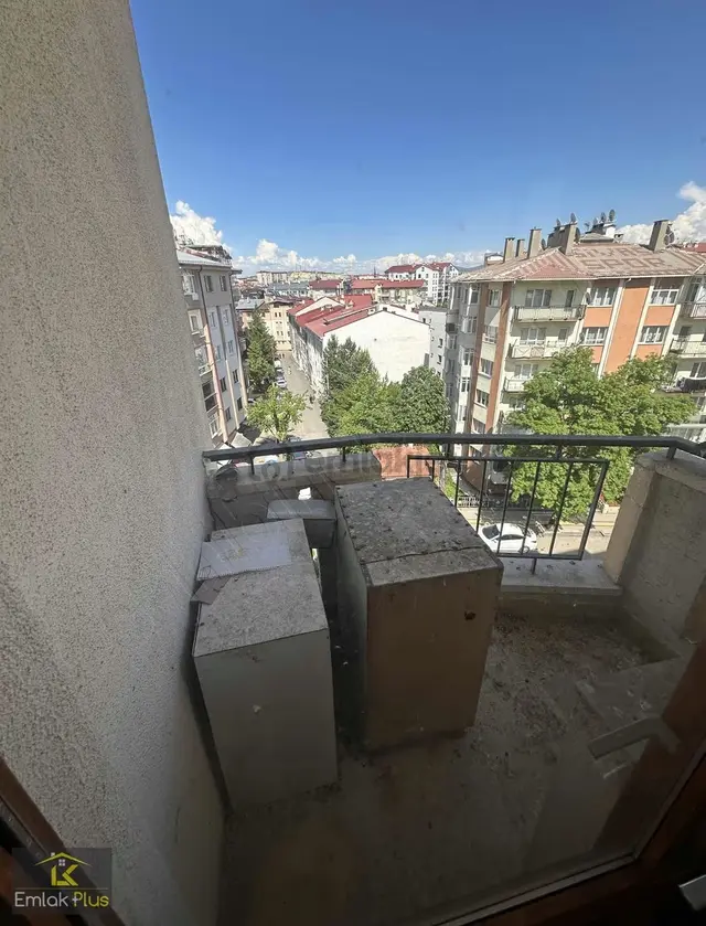 Emlak Plus'tan Mevlana Caddesinde Kiralık Asansörlü 3+1 3