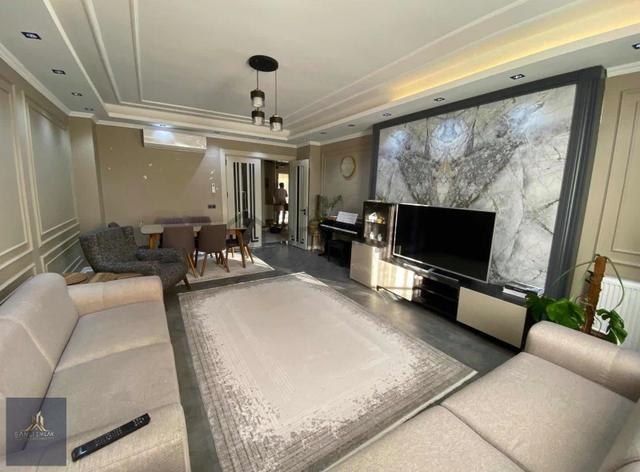 Şanlı Gayrimenkulden Kiralık Ultra Lüxs 4+1 Daire 4