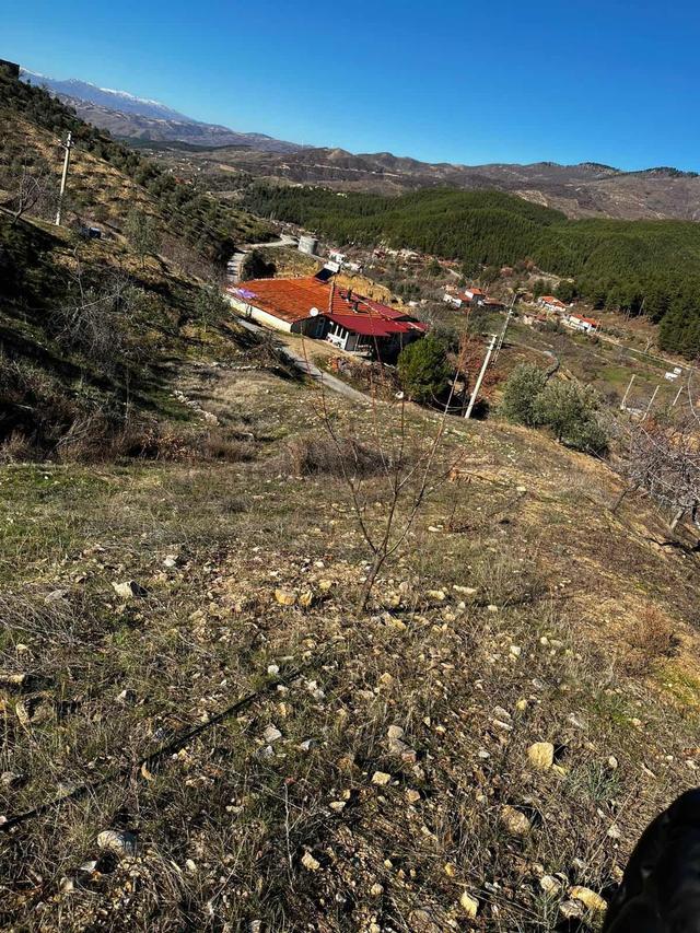 | Şehir'den | Aşağıyakacık 5555m2 Köy İçerisinde İmarlı Arsa 5