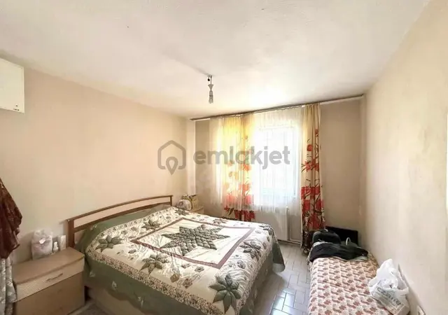 Bornova Atatürk Mah De Müstakil 235 M2 2 Katlı Kople Satı Bina 3
