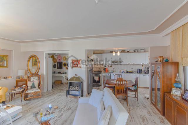 Kuşadası Değirmendere'de Panoramik Deniz Manzaralı Masrafsız 3+1 4