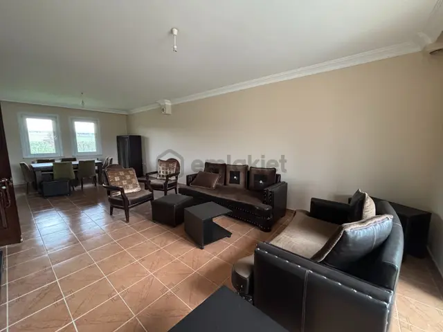 Arnavutköy Yeşilbayır Mahallesinde Doğa İçinde Kiralık Villa 4+1 3