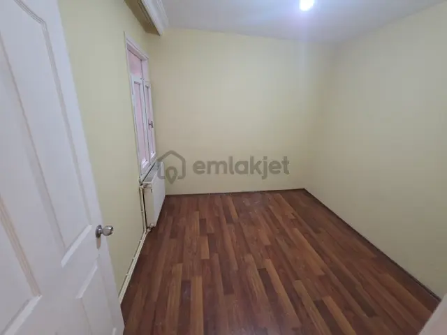 Üsküdar Merkeze Yakın Kiralık 2+1 Kombili Daire 1.kat 4