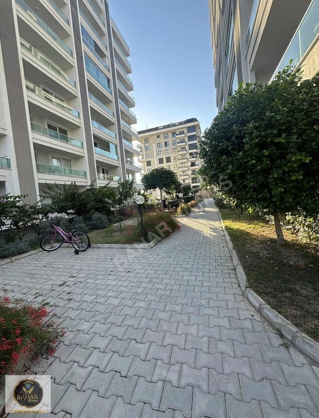 Alış Veriş Merkezi Karşısı Çok Geniş Ferah Yarırımlık Daıre 2