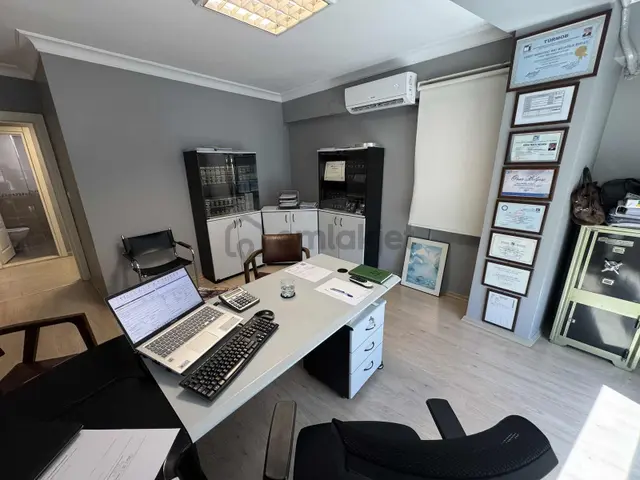Beşevler Yıldırım Cad. Suryapı Avm Yanı Satılık 2+1 Ofis 4